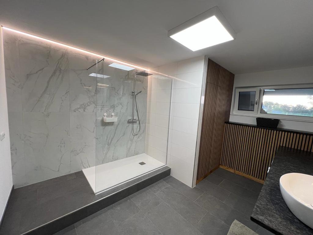 Pr Apartment Lenzing エクステリア 写真